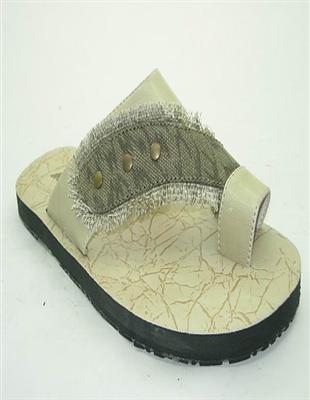 新奢侈主義消費(fèi)觀念正在形成-設(shè)計(jì)家園-世界服裝鞋帽網(wǎng)--行業(yè)門戶.全國十佳電子商業(yè)行業(yè)門戶網(wǎng)站 行業(yè)精英 業(yè)界人才 行業(yè)新聞 買賣信息 供求信息 圖片素材