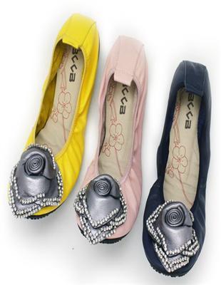 走向國際的多能手中國服裝設(shè)計師--楊紫明(cabbeen)《十》-設(shè)計家園-世界服裝鞋帽網(wǎng)--行業(yè)門戶.全國十佳電子商業(yè)行業(yè)門戶網(wǎng)站 行業(yè)精英 業(yè)界人才 行業(yè)新聞 買賣信息 供求信息 圖片素材